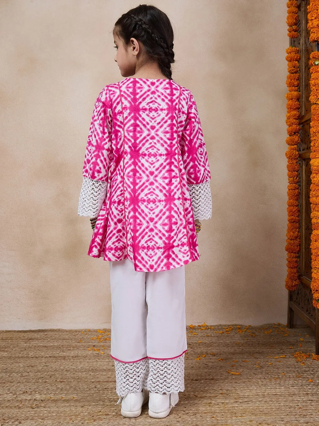 Girls Geometric Printed Tie-Up Neck A-Line Kurta With Trousers (KS-MAGENTASHIBORI)