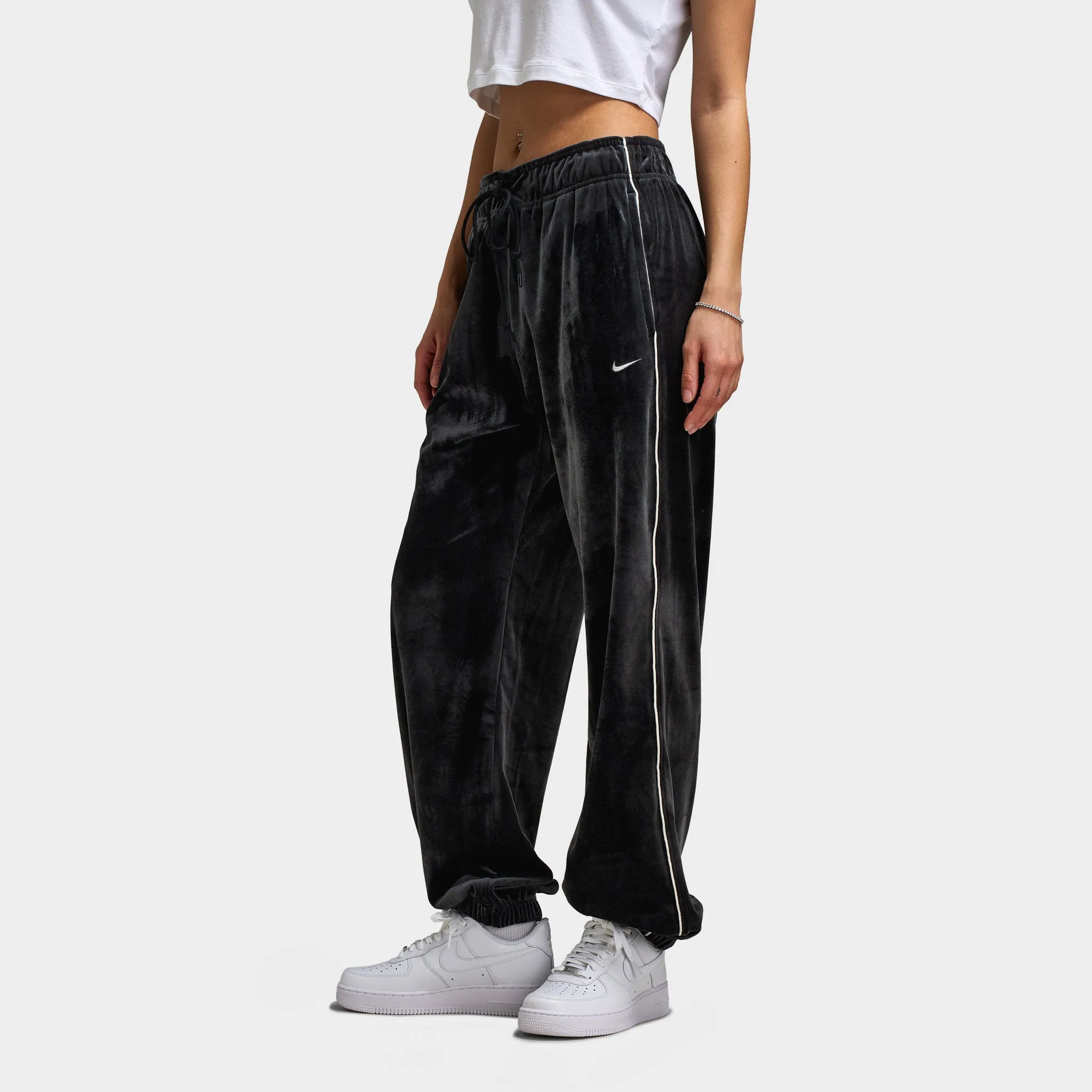 Nike Women's Sportswear Velour Jogger Black / Sail - Sail