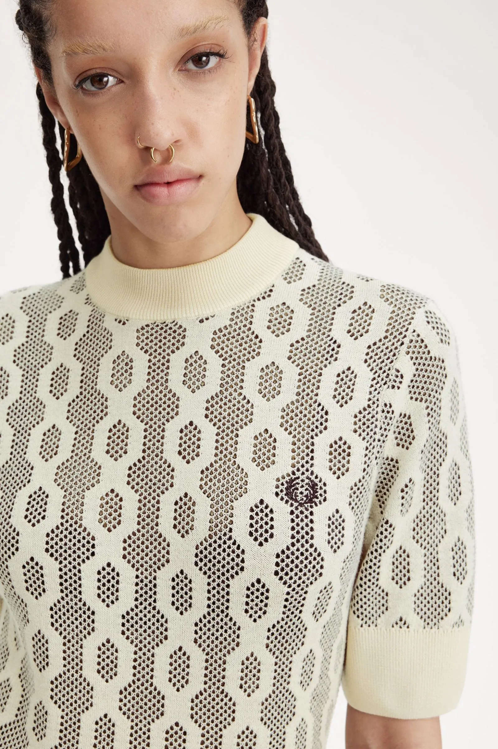 OPEN-KNIT SHORT SLEEVE JUMPER