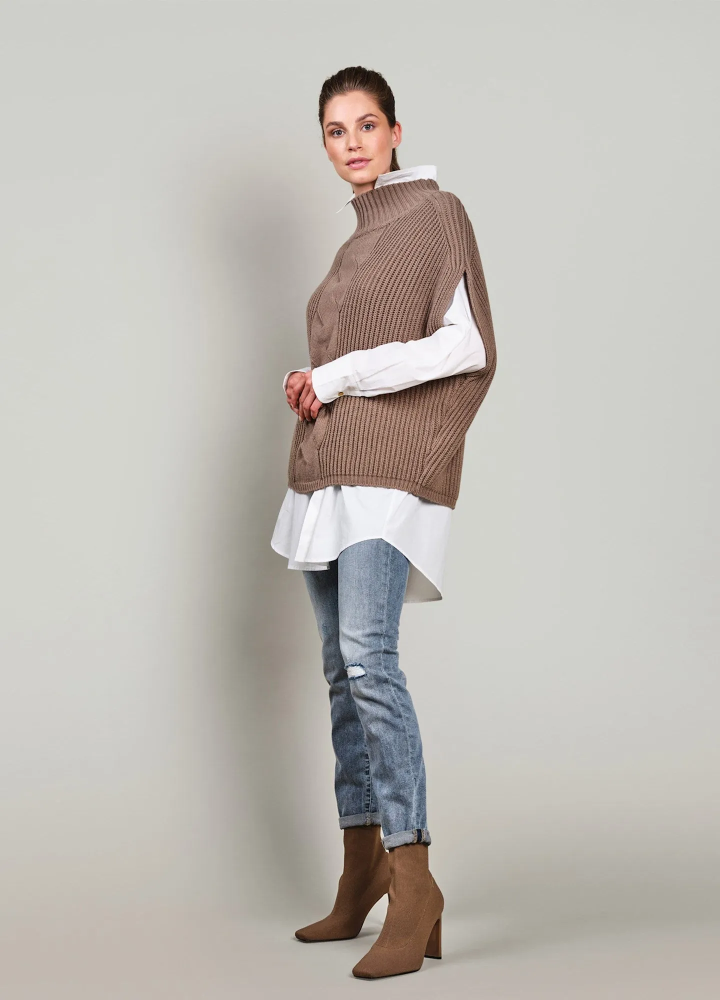 Sleeveless Cable Knit Jumper