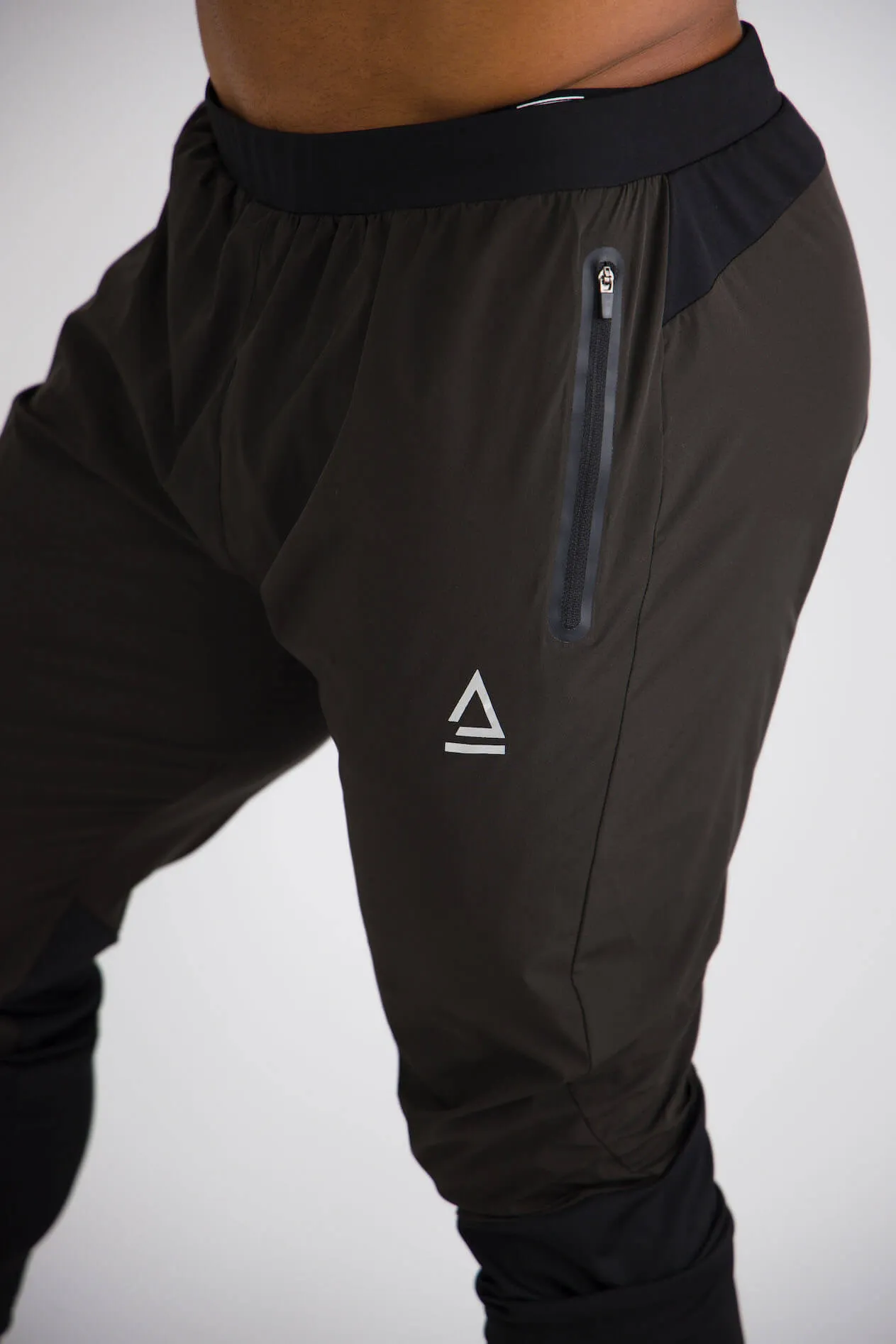 The Runaway Joggers - Khaki