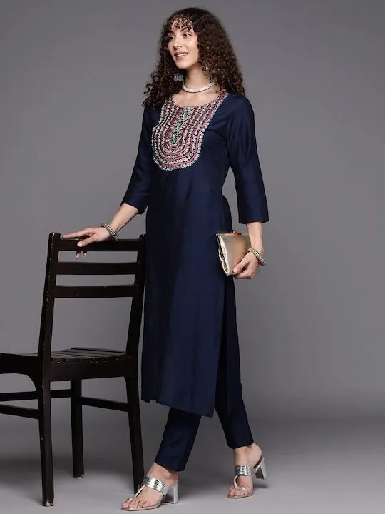Women Yoke Design Kurta with Trousers